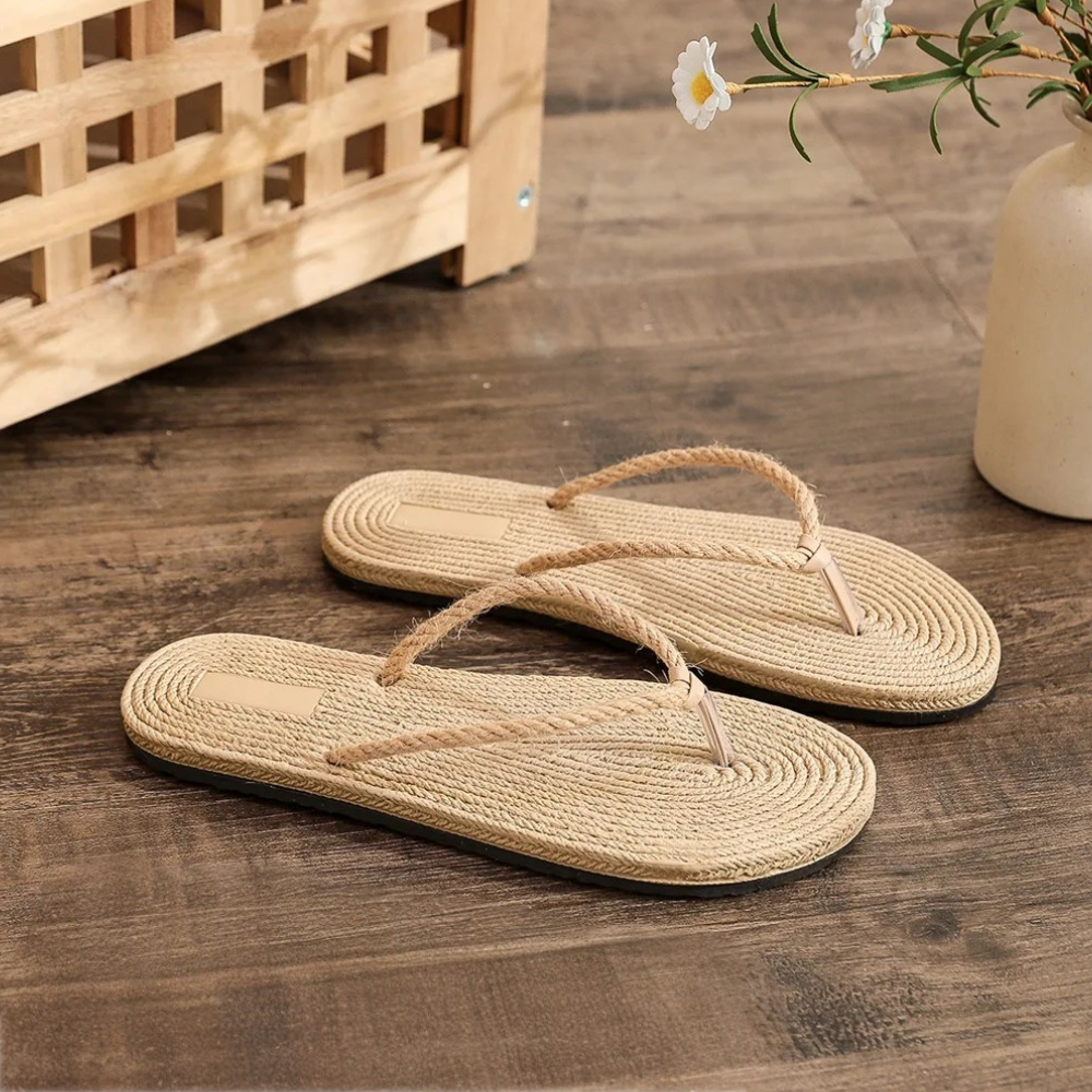 Women's Boho-Chic Faux-Straw Woven Flip-Flops – Textured Espadrille-Style Sandals